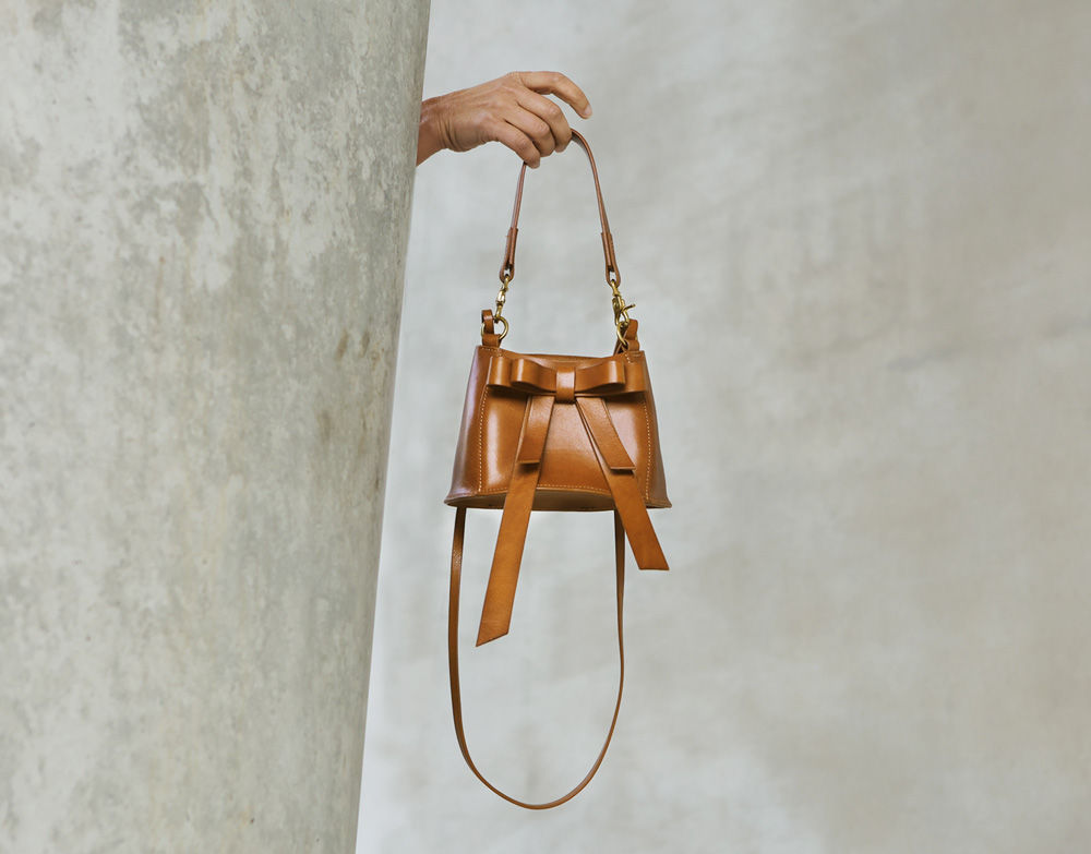 SCHLEIFENTASCHE RUBIN KARAMELL