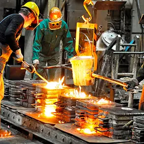 Crisoles, moldes y componentes de hornos que facilitan el manejo de metales líquidos y reducen la acumulación de escoria.