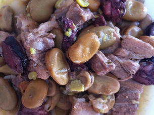Favas com entrecosto e chouriço