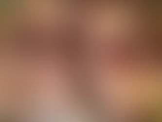 Peito de peru recheado com queijo e fiambre, assado no forno com massa de pimentão caseira