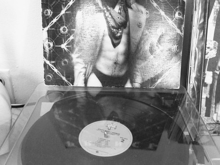 Finally got the turntable! New post theme "Spinning Now". Stay tuned for my recommendation