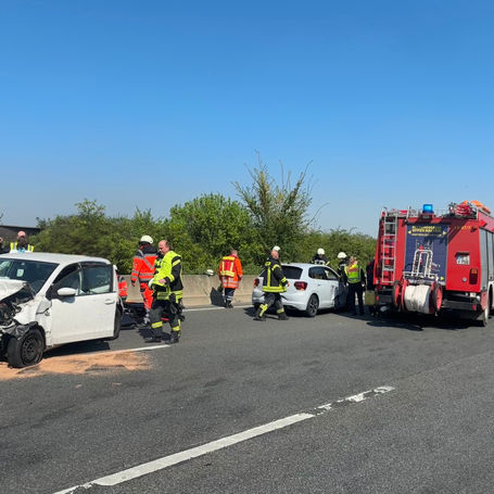 Verkehrsunfall auf der A2 mit drei verletzten Personen (20.04.2025)
