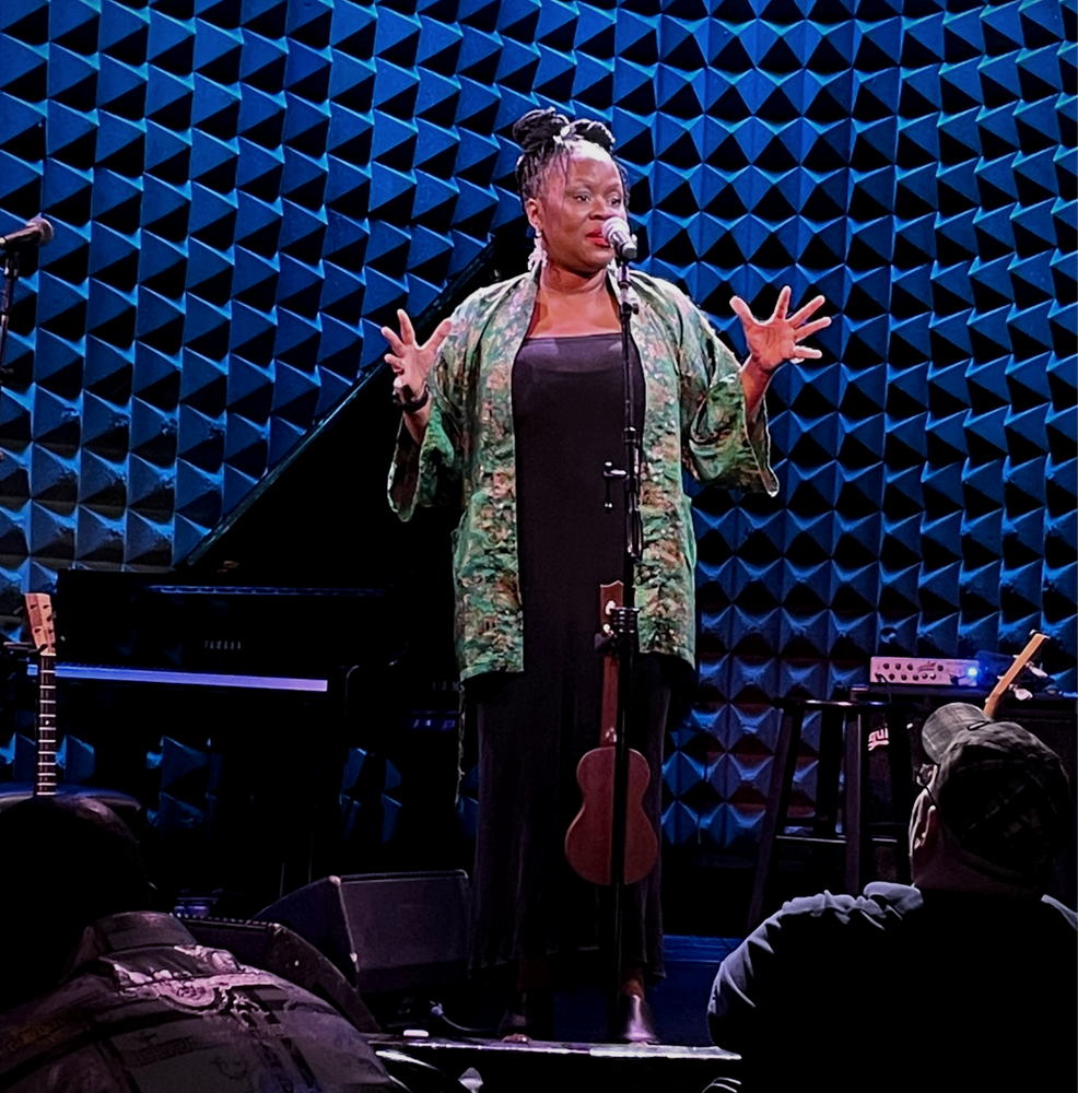 QUEEN ESTHER SHINES ON STAGE, PREVIEWS SONGS ON NEXT ALBUM