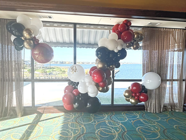Luxury Balloon Garland_edited.jpg