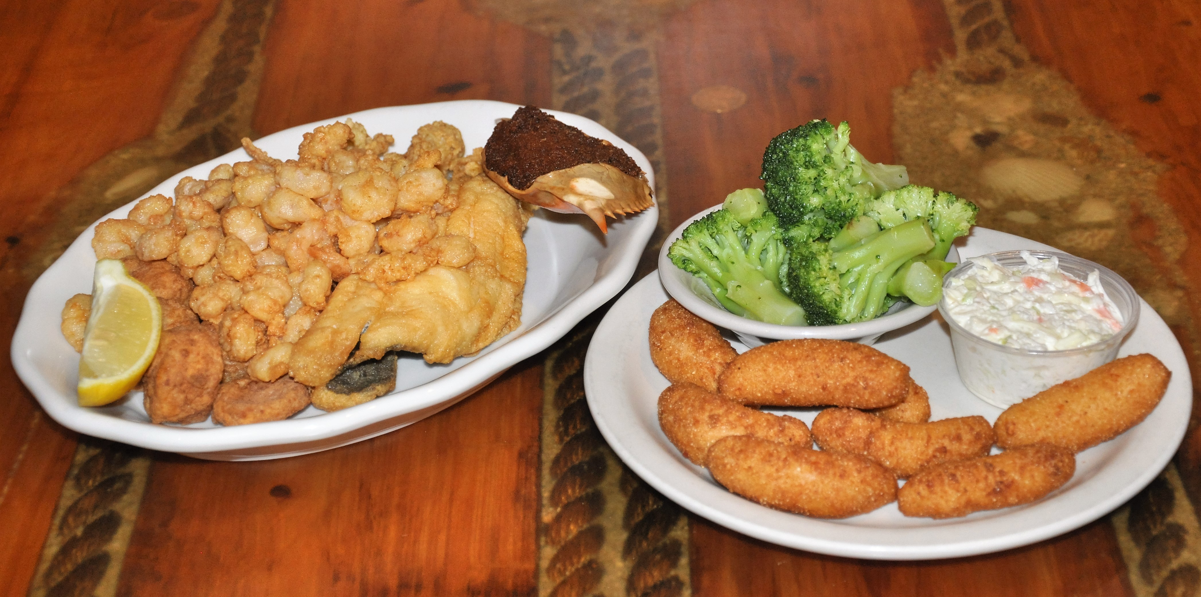 Captain Tom's Seafood Bar and Grill