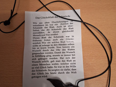 Das Glücksblatt der Schmiede 鍛冶屋の幸運の葉