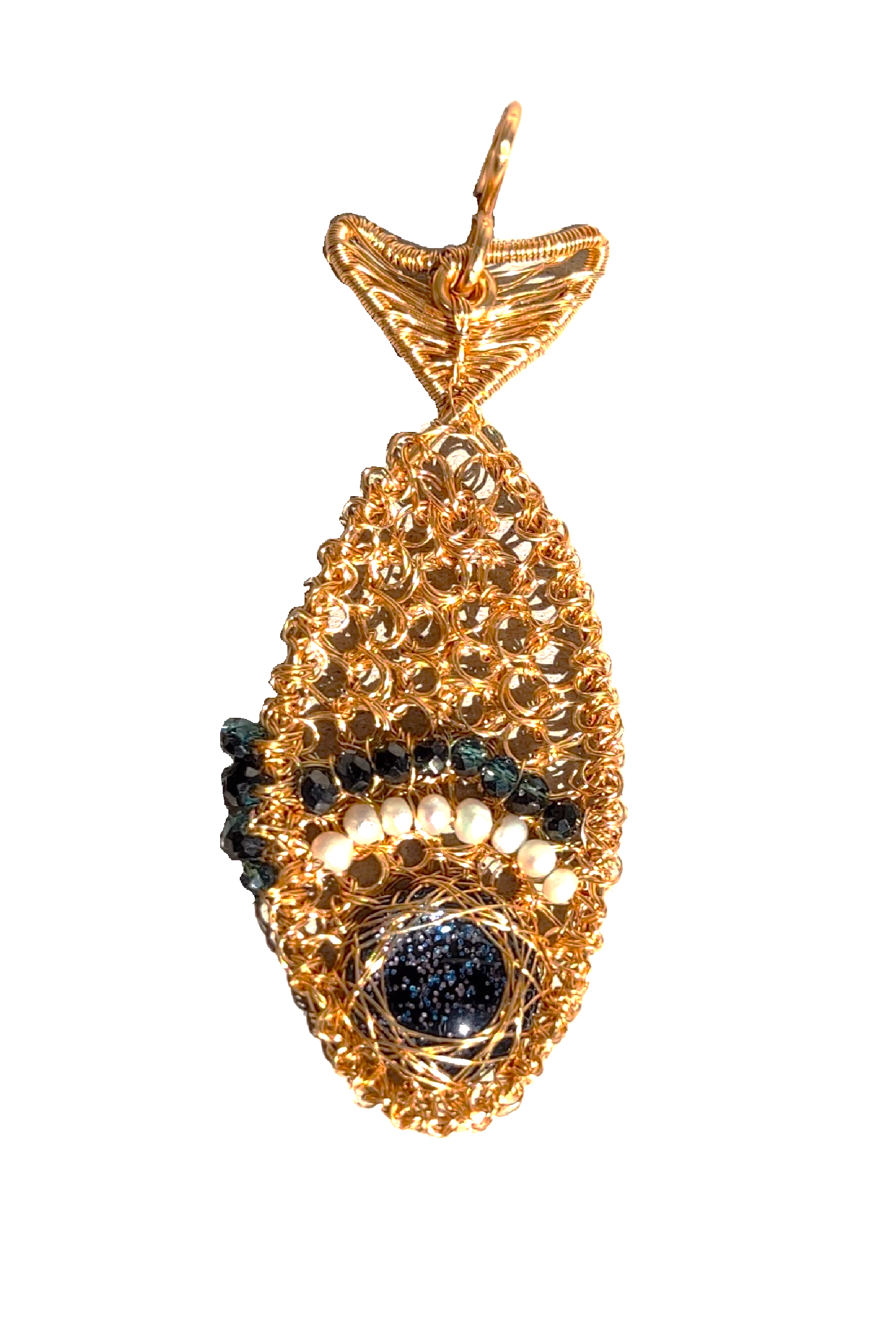 B14. Pandant peste auriu crosetat