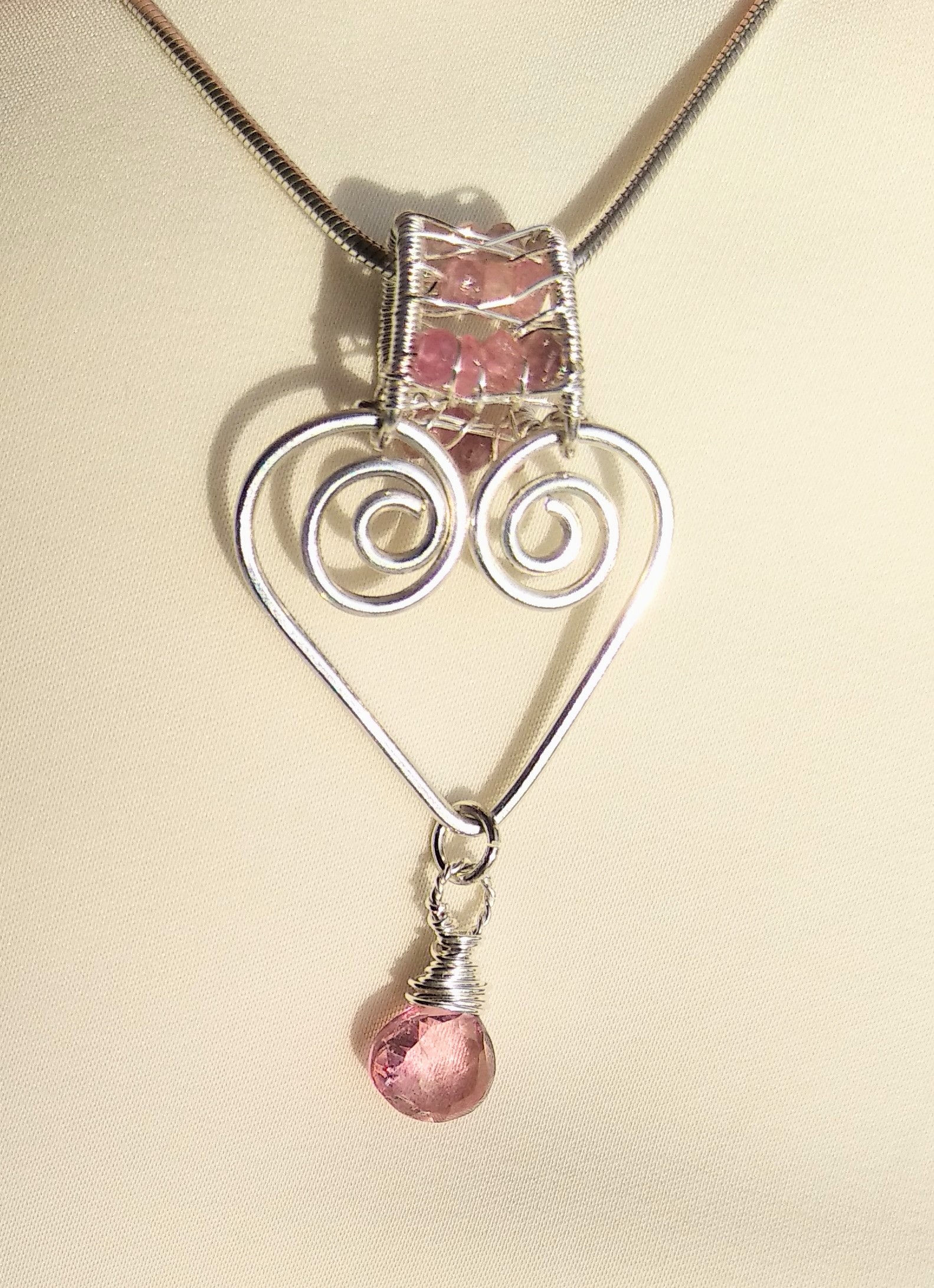 B40. Pandantiv inima de argint