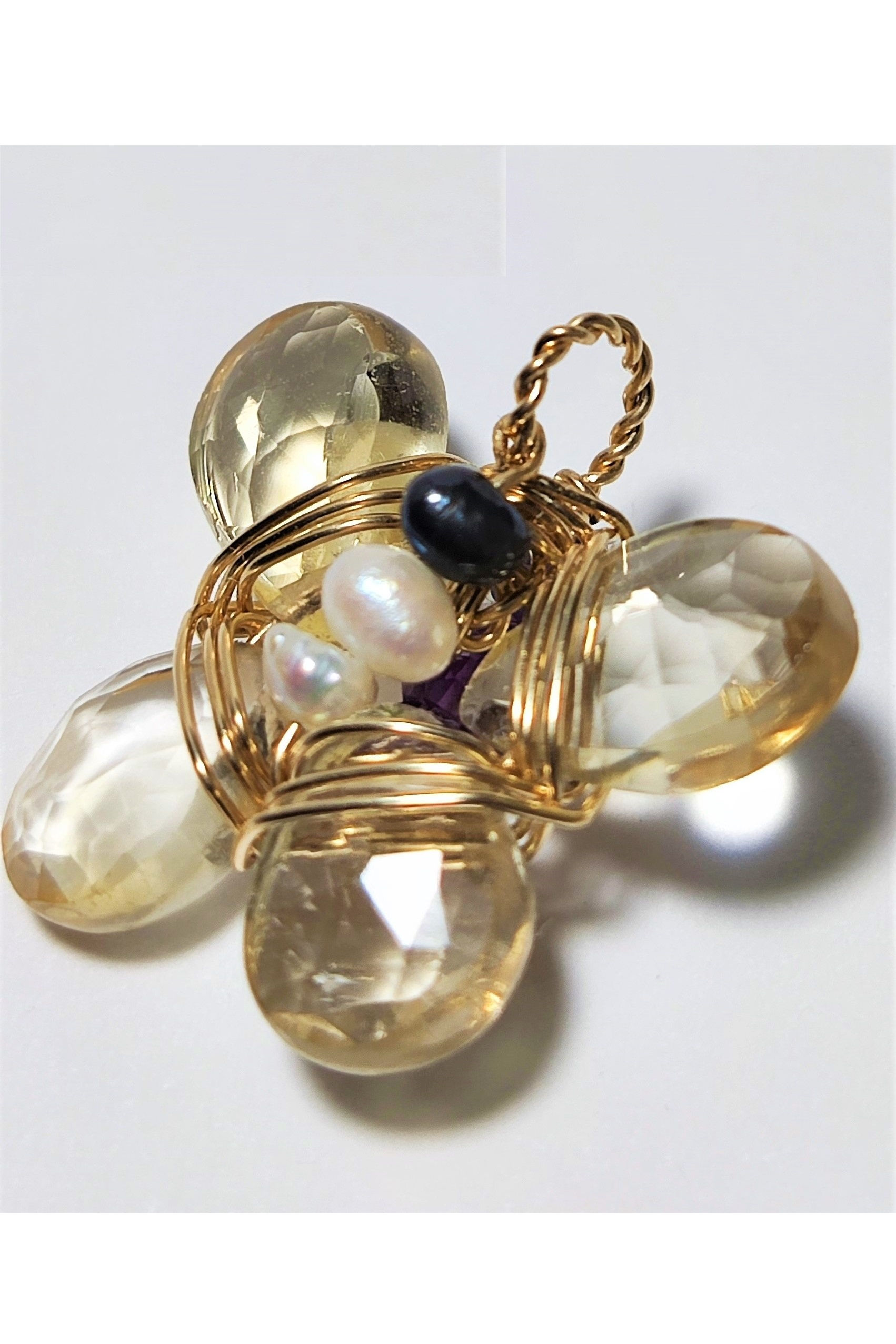 B87. Pandantiv fluturas de citrin in Gf