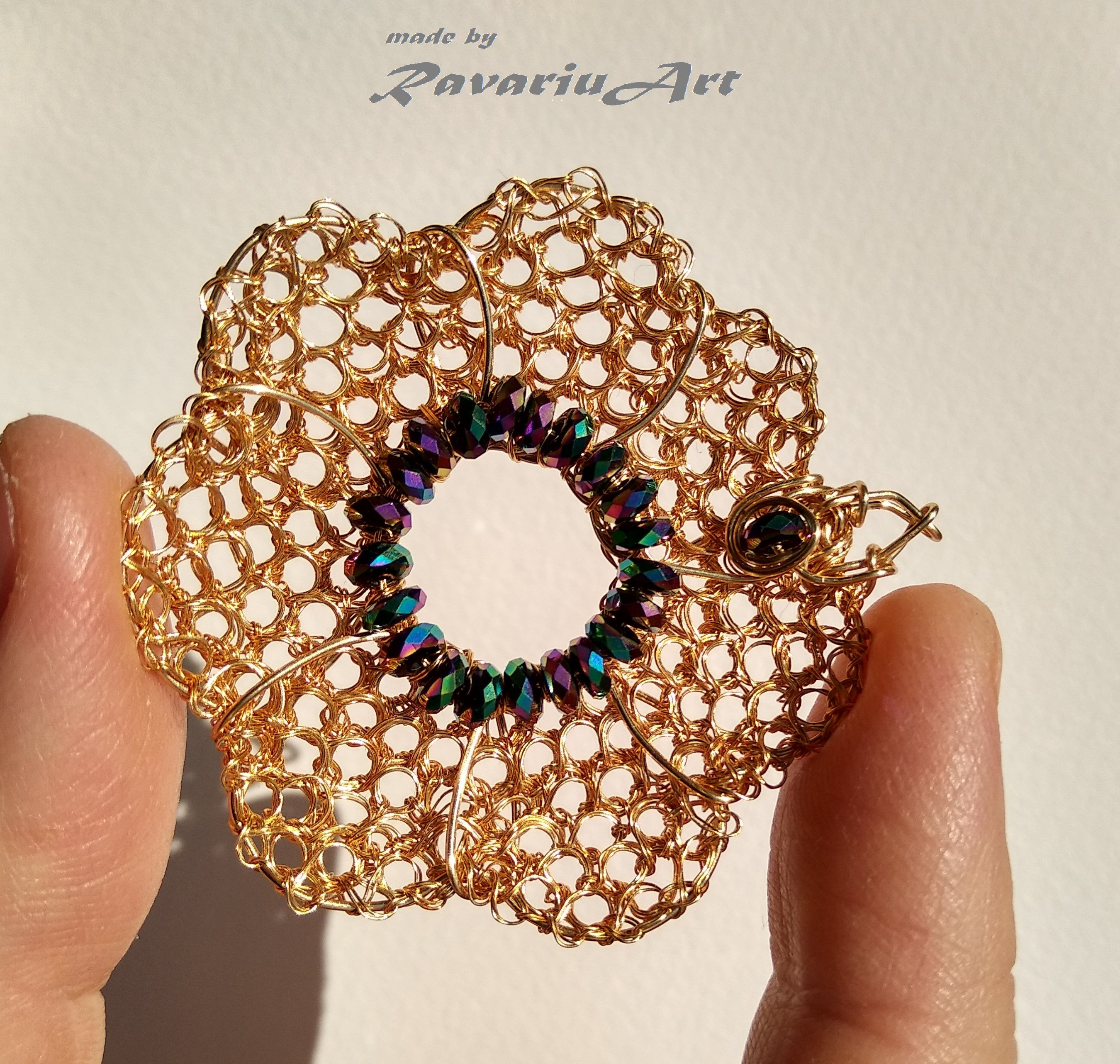 B50. Pandantiv curcubeu