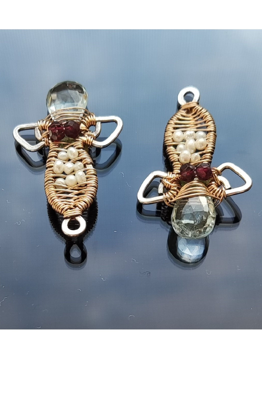 B94. Pandantiv pereche bee sau cercei bee