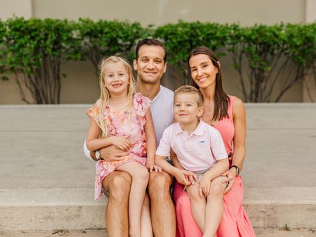Downtown Elmhurst Spring Family Session