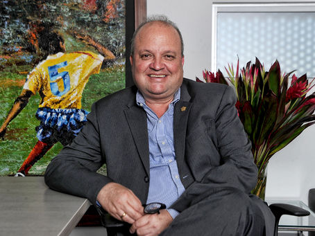 Jorge Enrique Vélez: De la política al fútbol.