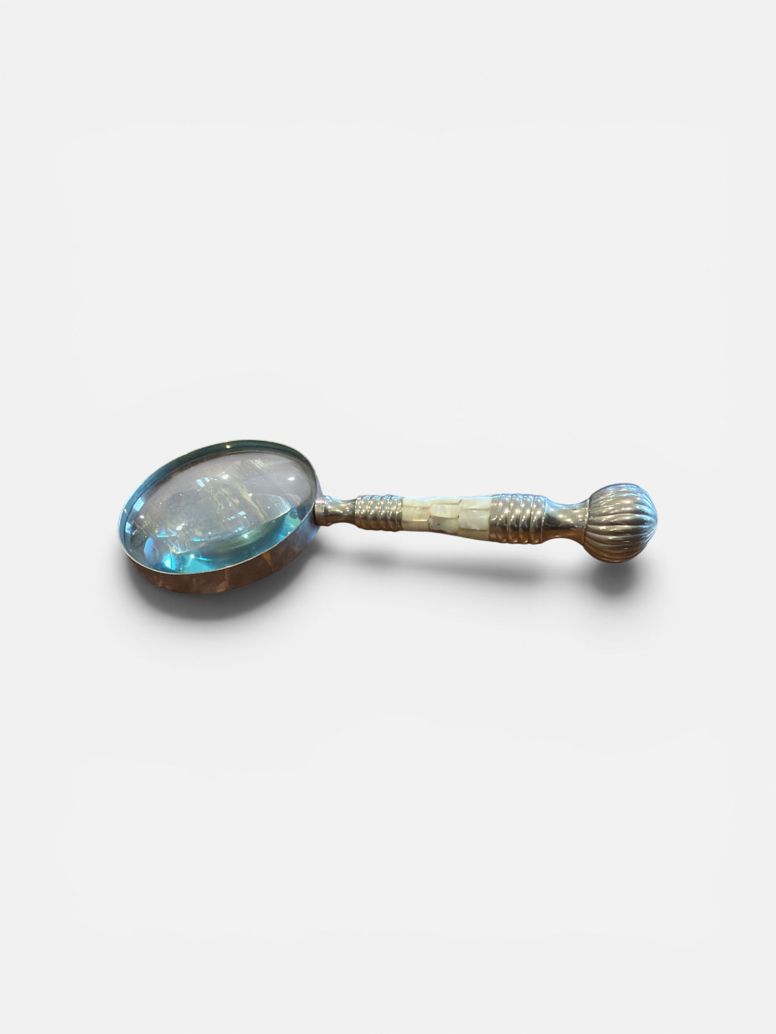 Vintage Magnifying Glass Mother of Pearl & Silver Tone Handle