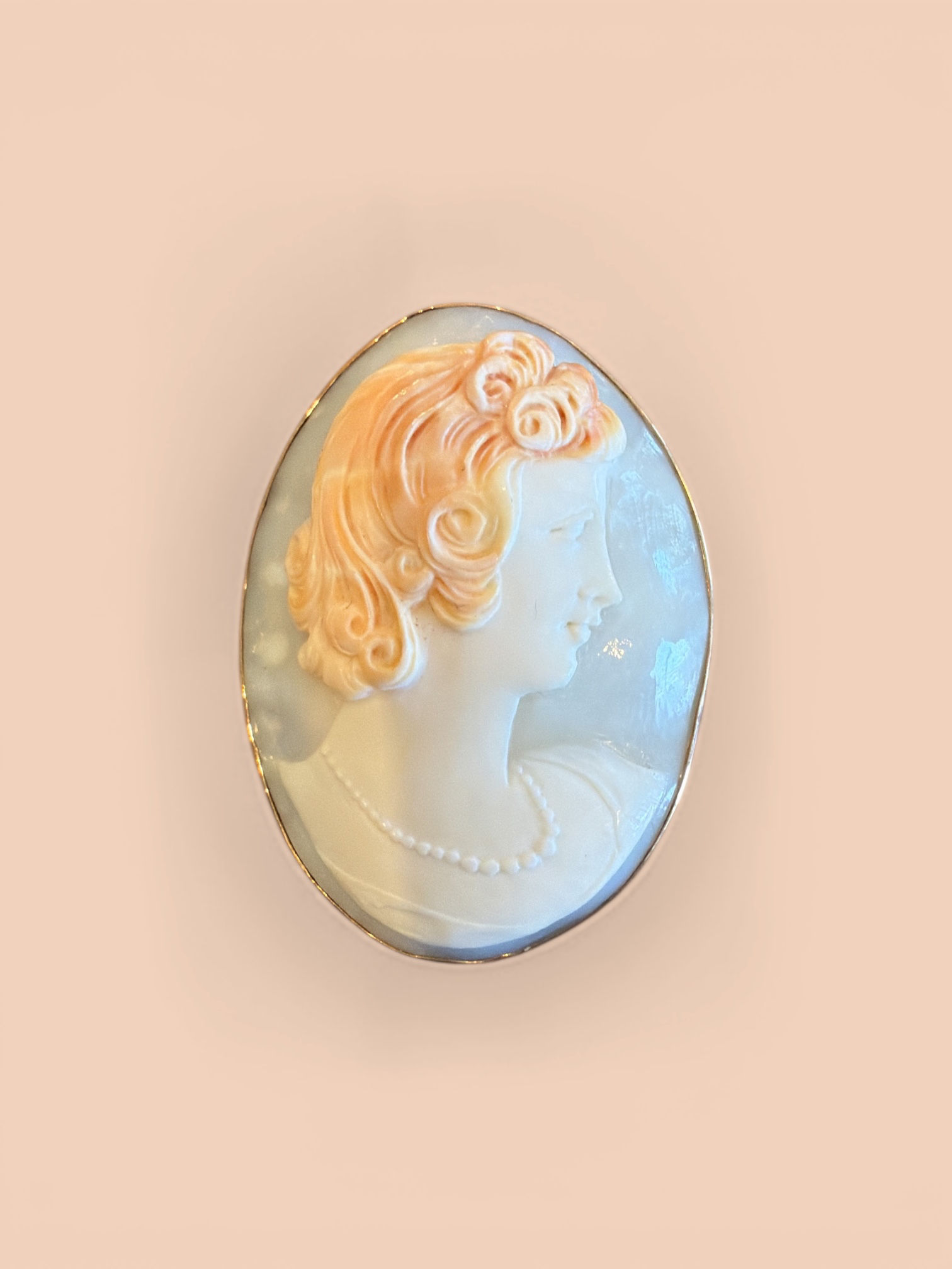 Vintage Hand Carved Shell Cameo Brooch 14K Yellow Gold Handmade Frame