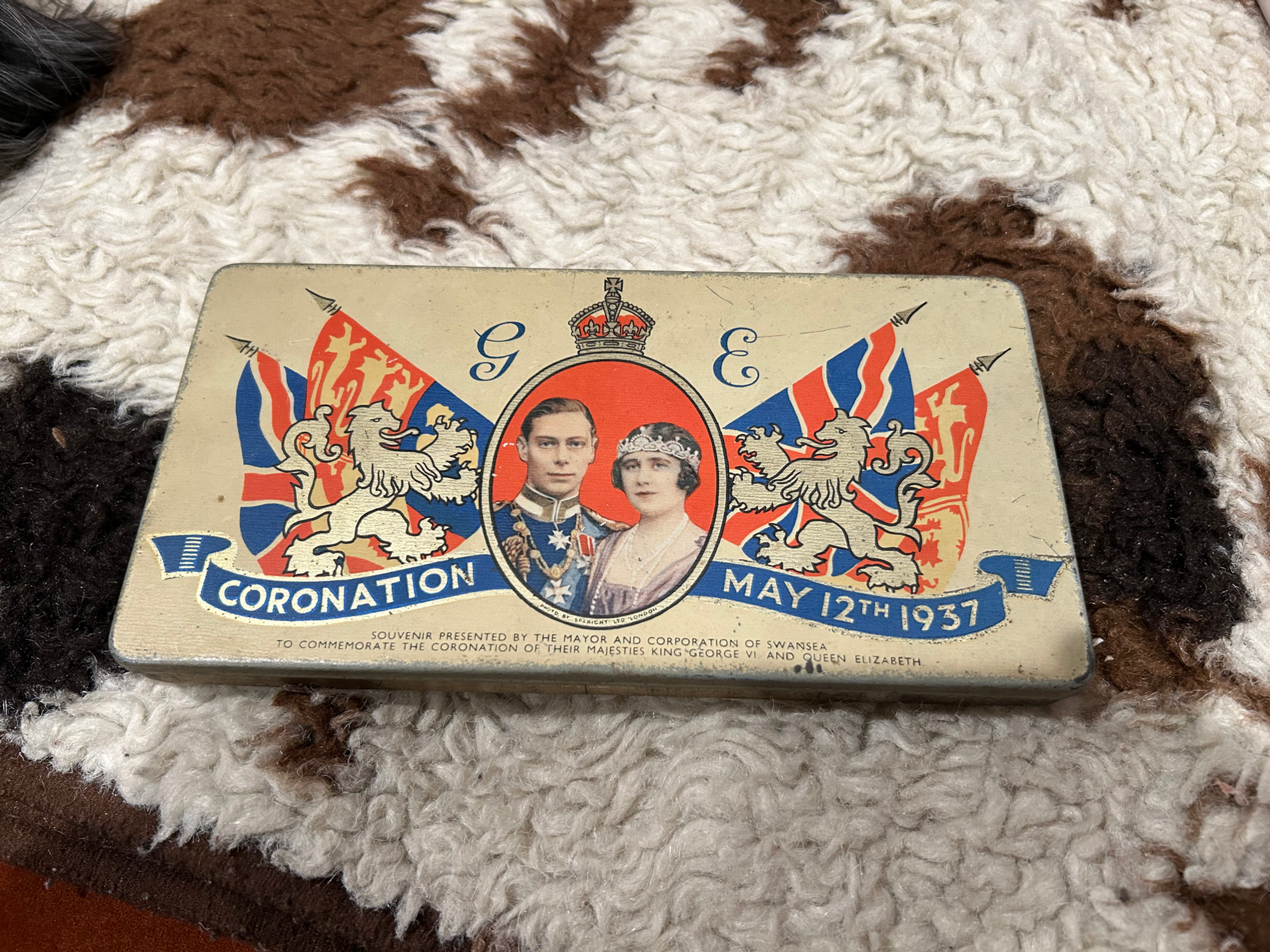 Vintage Queen Elizabeth & King George 1937 Coronation Tin