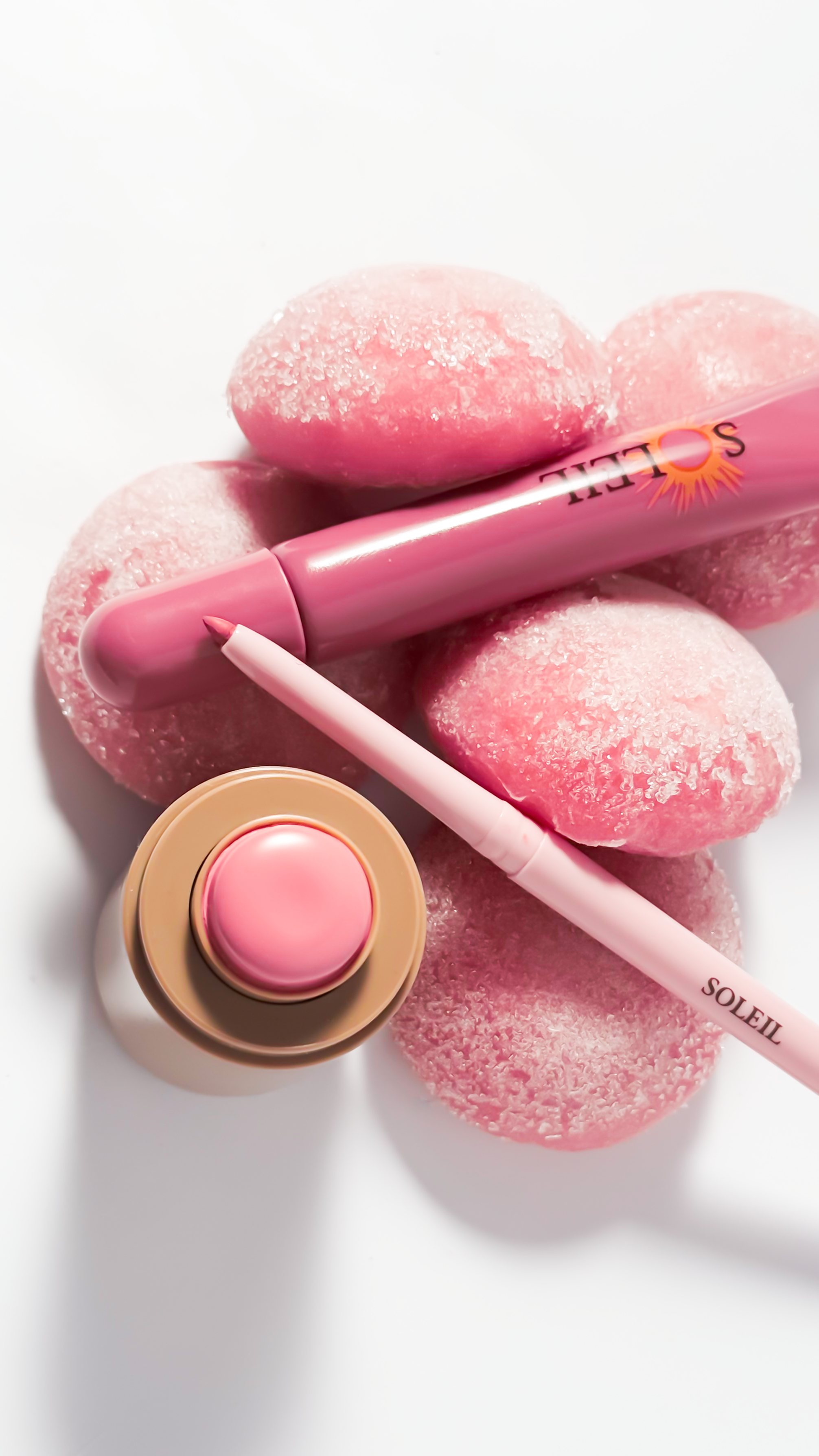 ტუჩის ფანქარი, ბალმი,ბლაში