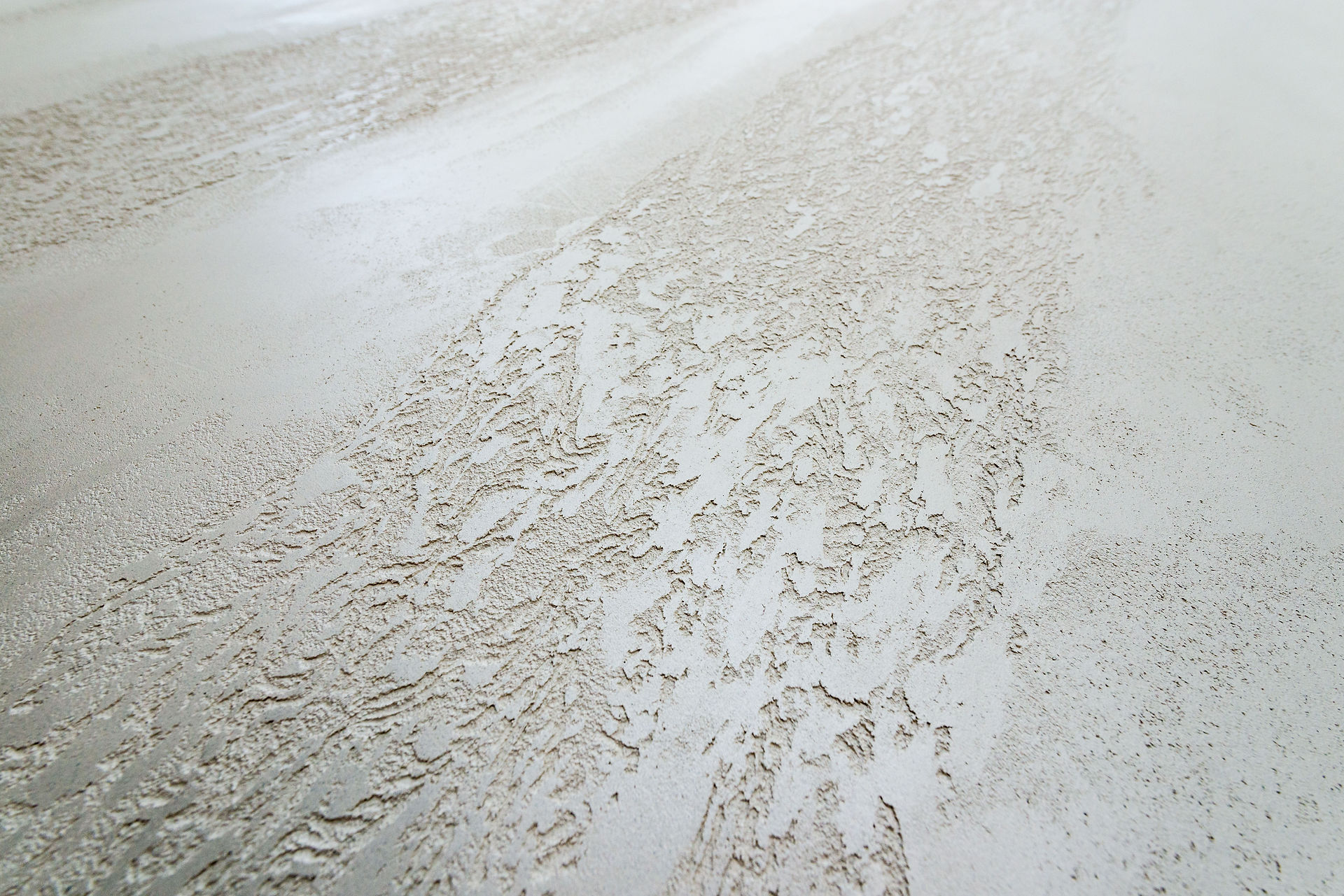 White split stone plaster finish