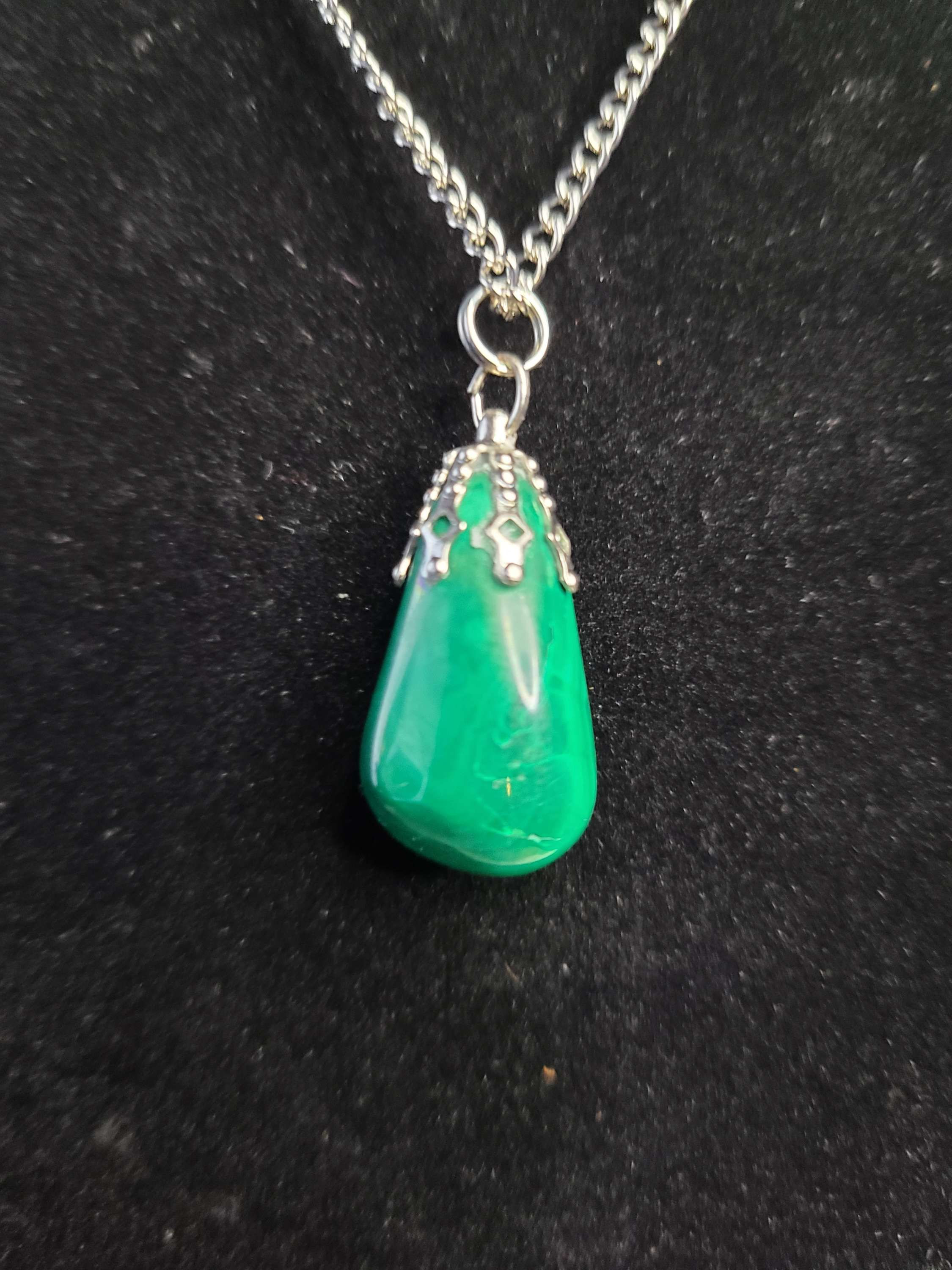 Big malachite pendant