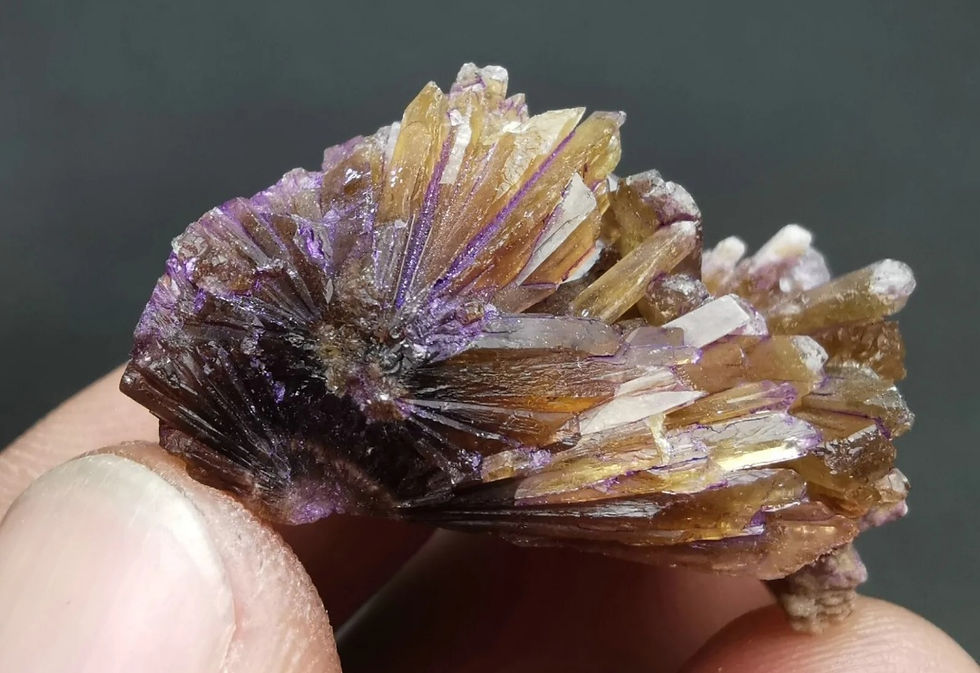 Thumbnail: Amber calcite uv reactive