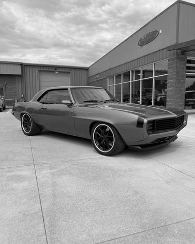 Jeanne and Carl Booth's 1969 Camaro