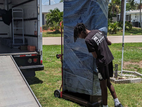 Looking for the right movers? You've come to the right place, Mme Moving.