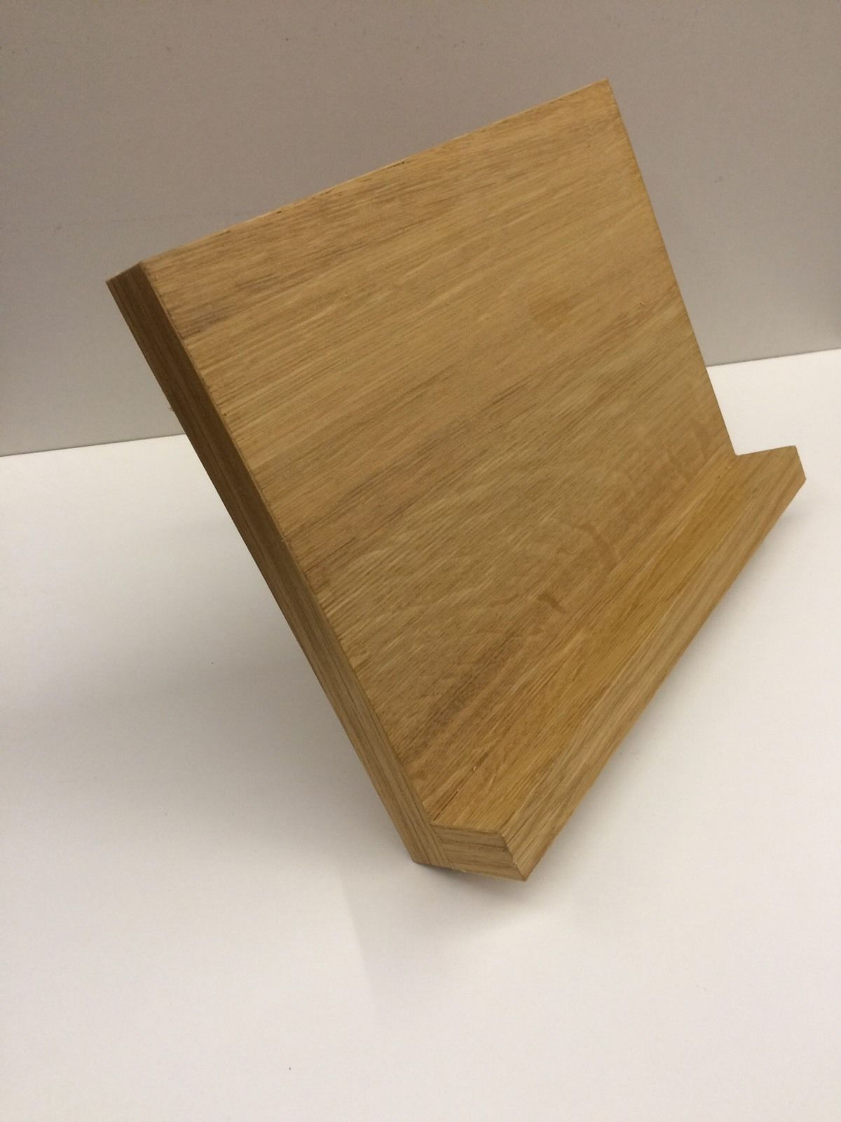 Oak veneer cookbook stand