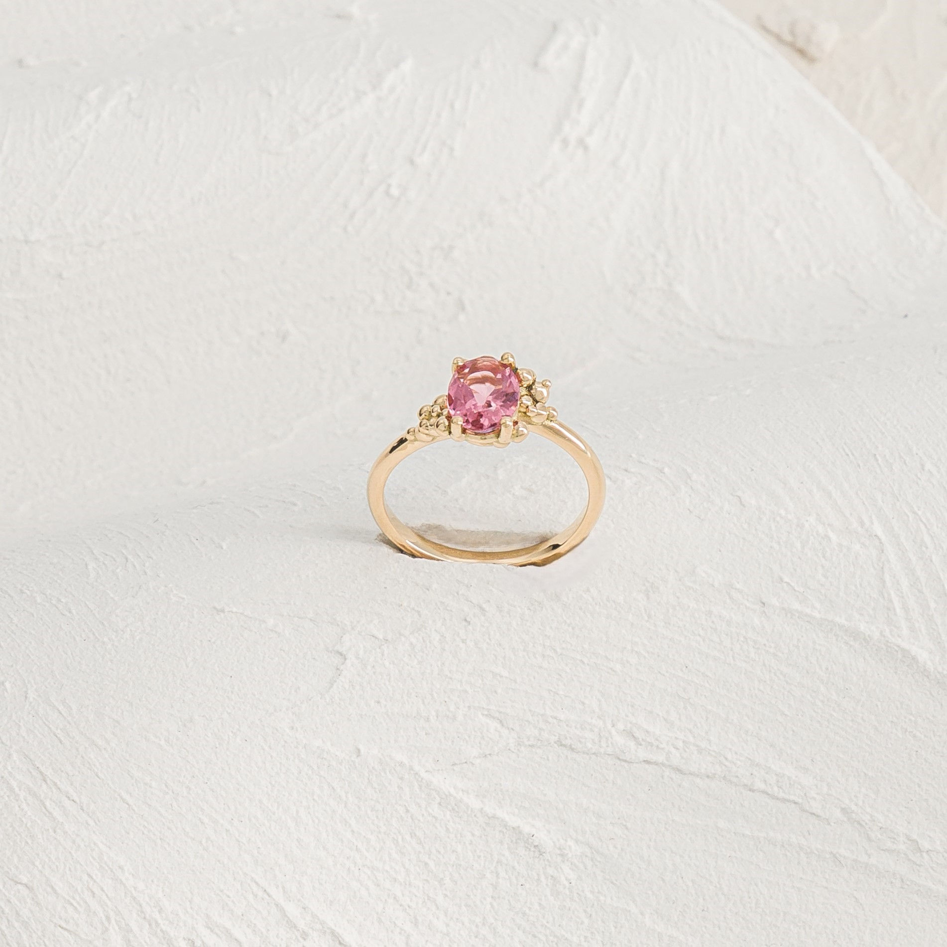 Bague_caviar_or_tourmaline_rose_delphine_behin_joaillerie_paris10