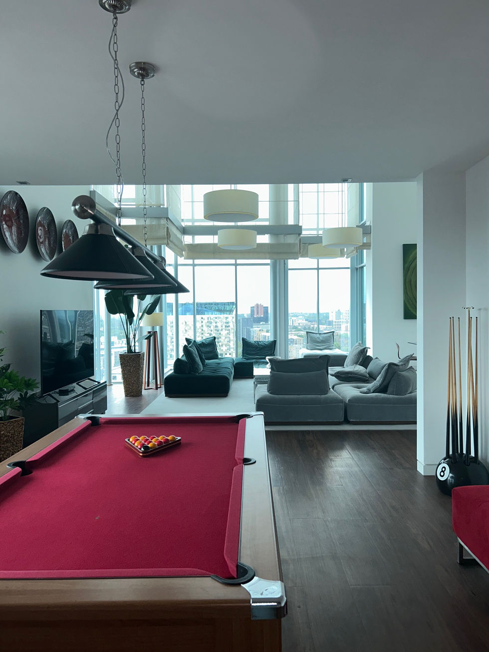 Orion pool lounge