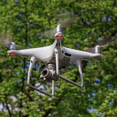 DJI_Phantom_4Pro_04-2017_img3_in_flight.jpeg