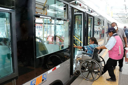 Personas con discapacidad moderada obtienen libre acceso en el transporte público urbano e interurbano