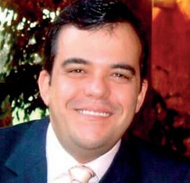 Dr Rodrigo Sousa Rezende.jpg