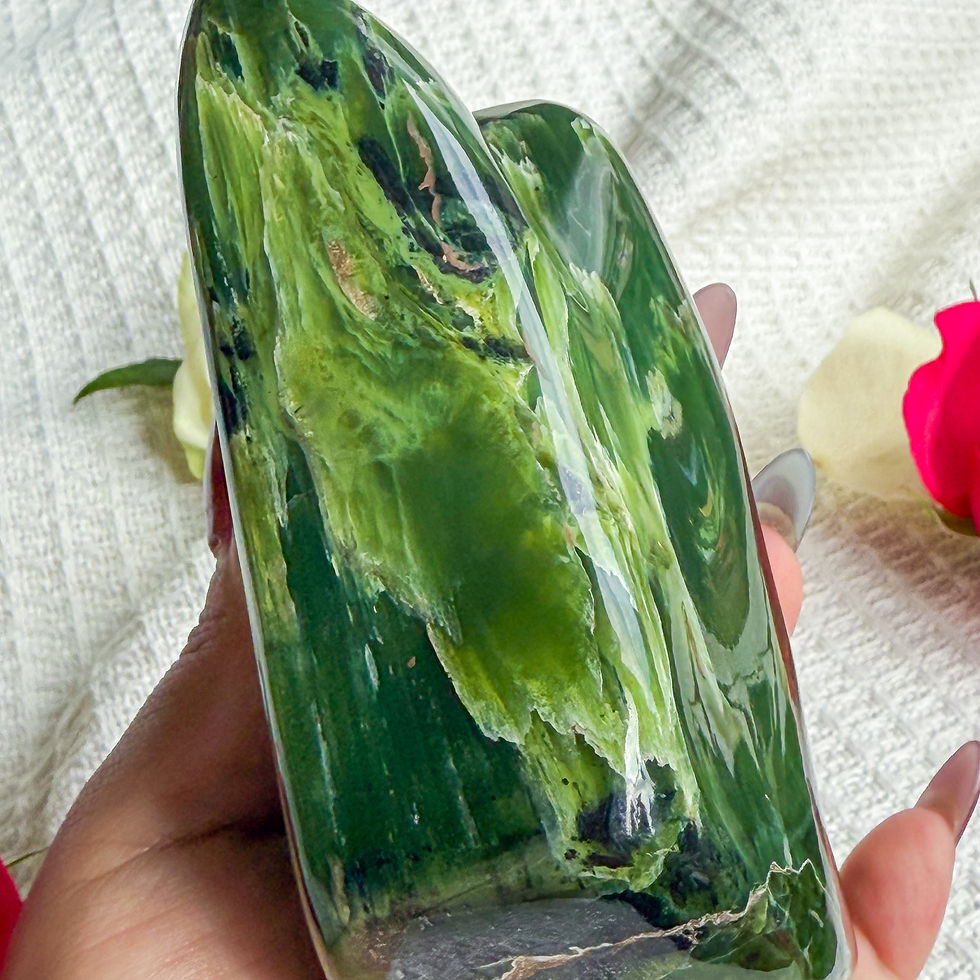 Thumbnail: Premium Green Tremolite Freeform – Polished Healing Crystal
