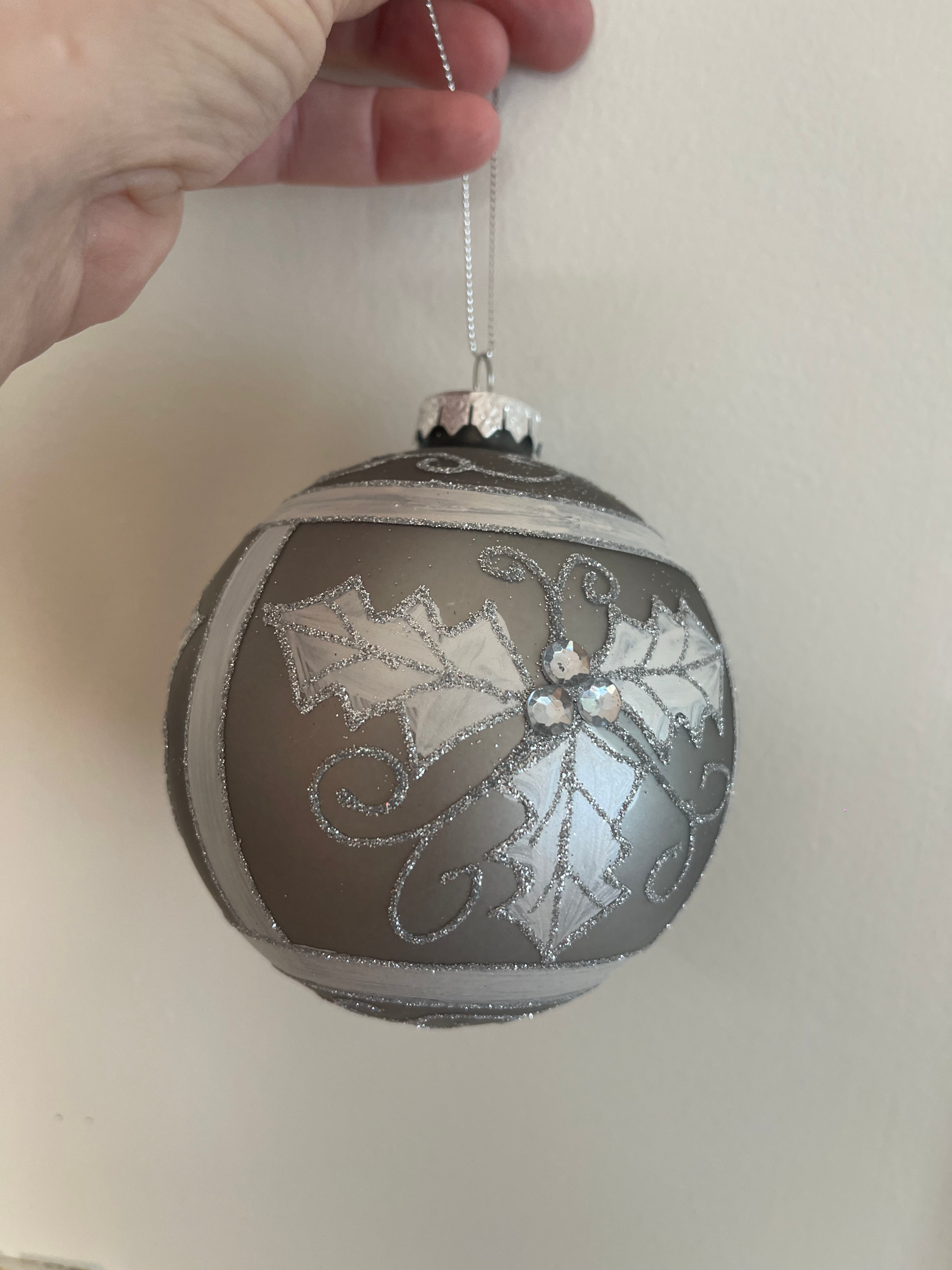 Absolutely Stunning, Glass, 10cm Silver Tree Hanger  Bauble with Holly design