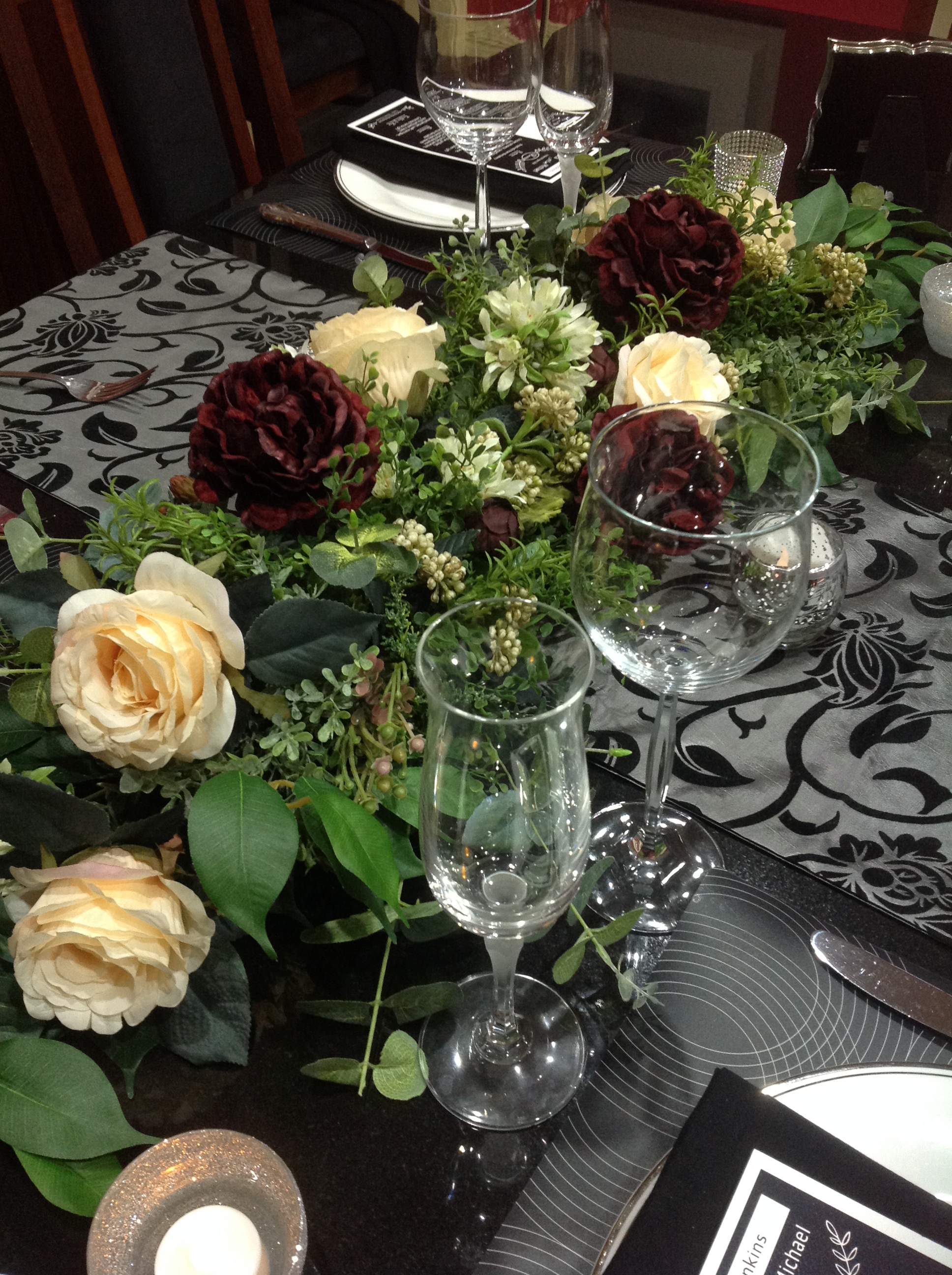 Marsala Garland Centrepiece