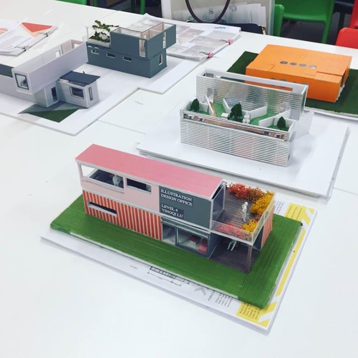 HAND IN MODEL