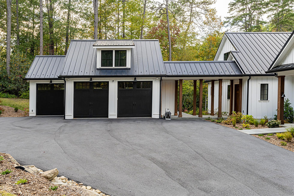 Detached Garage