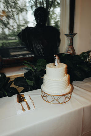 wedding cake and layout at 116 Pall Mall