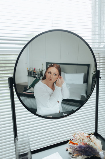 bride portrait mirror 