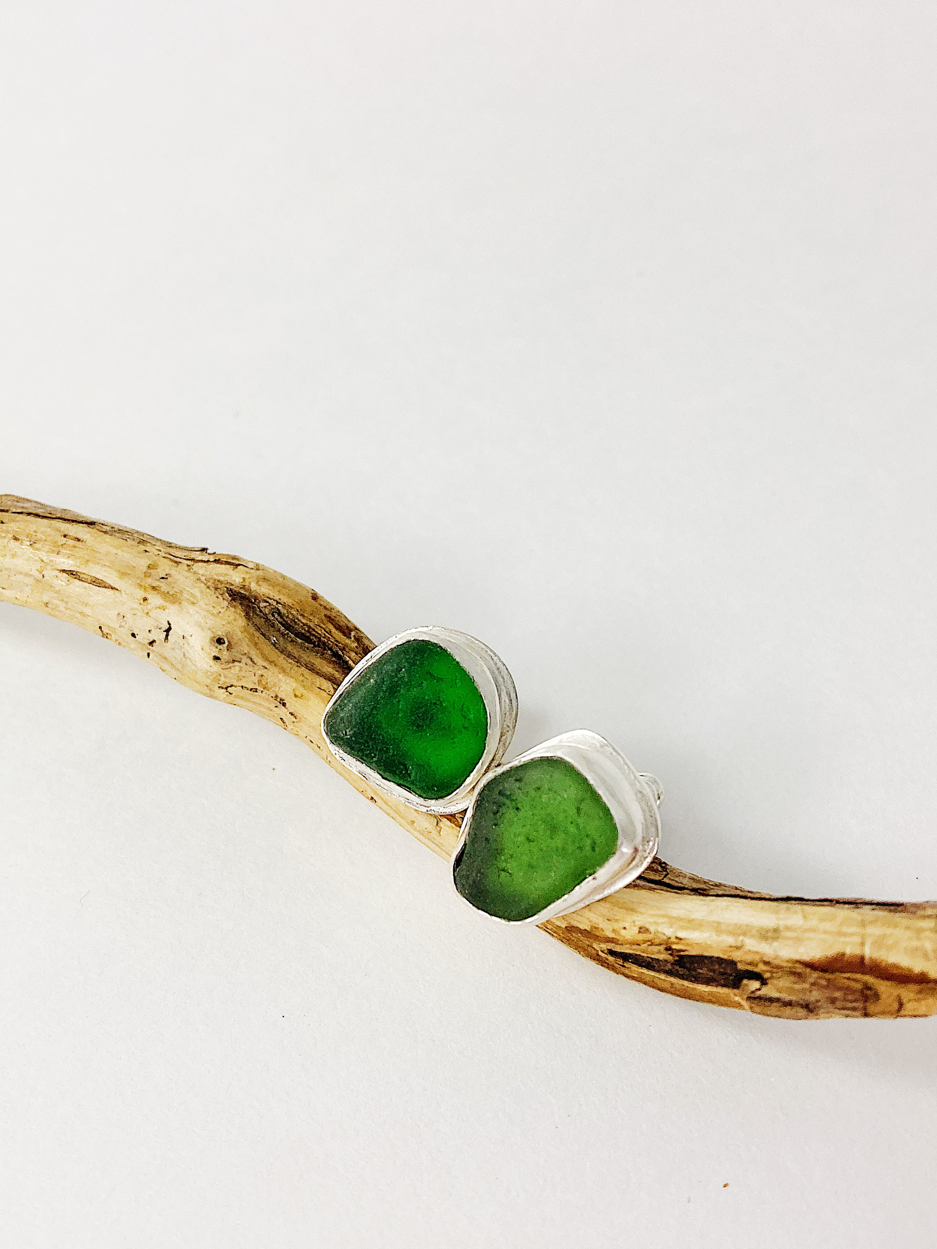 Kelly green sea glass stud earrings, sea glass jewelry, sea glass earrings, beach wedding jewelry, bezel set earrings