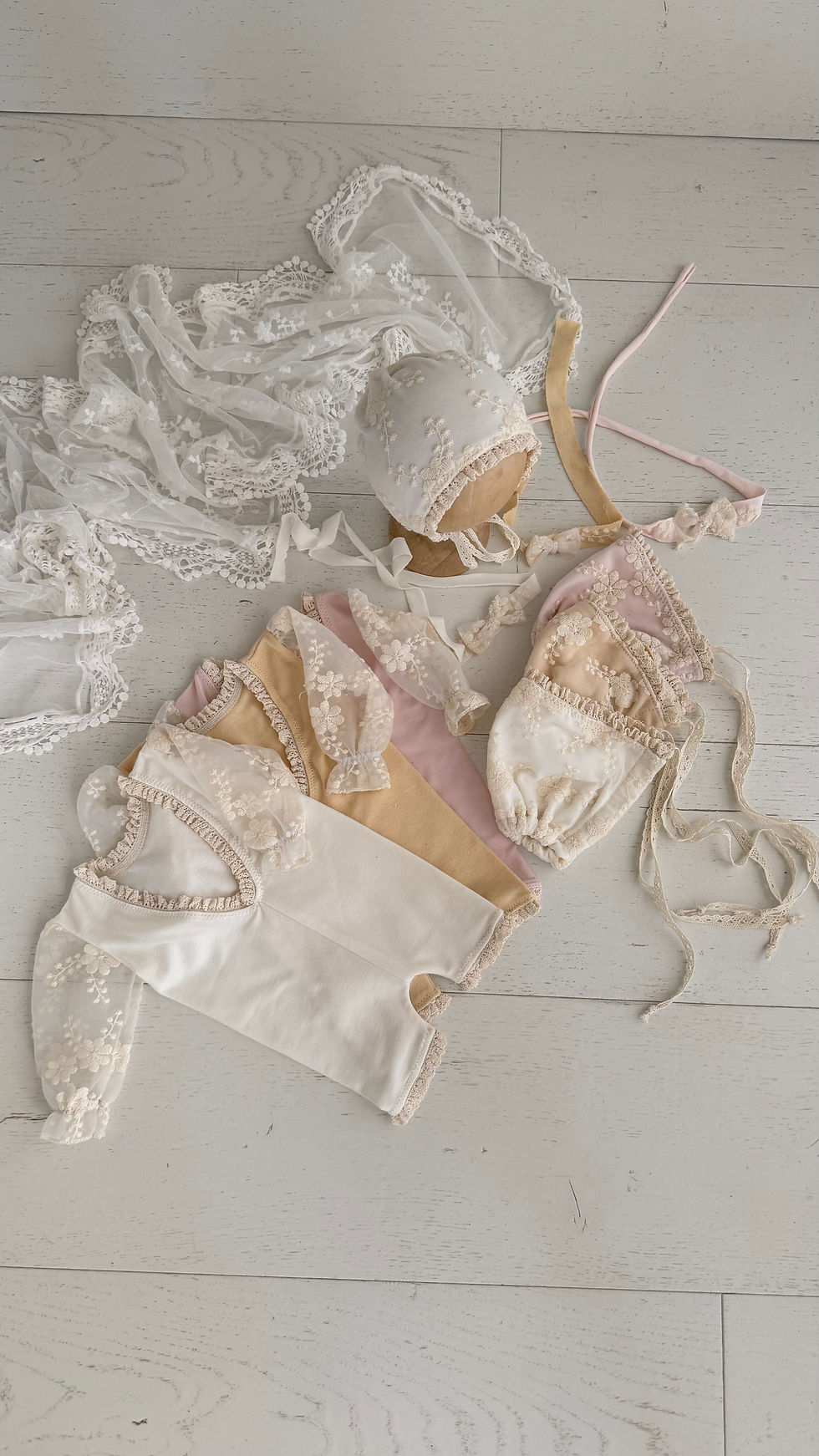 Thumbnail: סט ביגוד אוברול + כובע בונט + סרט 