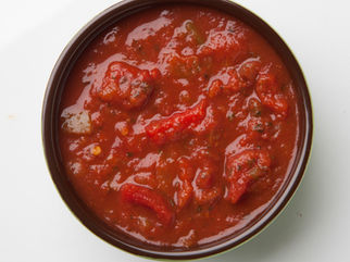 Authentic Marinara Sauce: Italian Simplicity with a Kick of Oregano & Chili