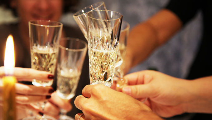 New Year's Eve cocktail party Etiquette tips