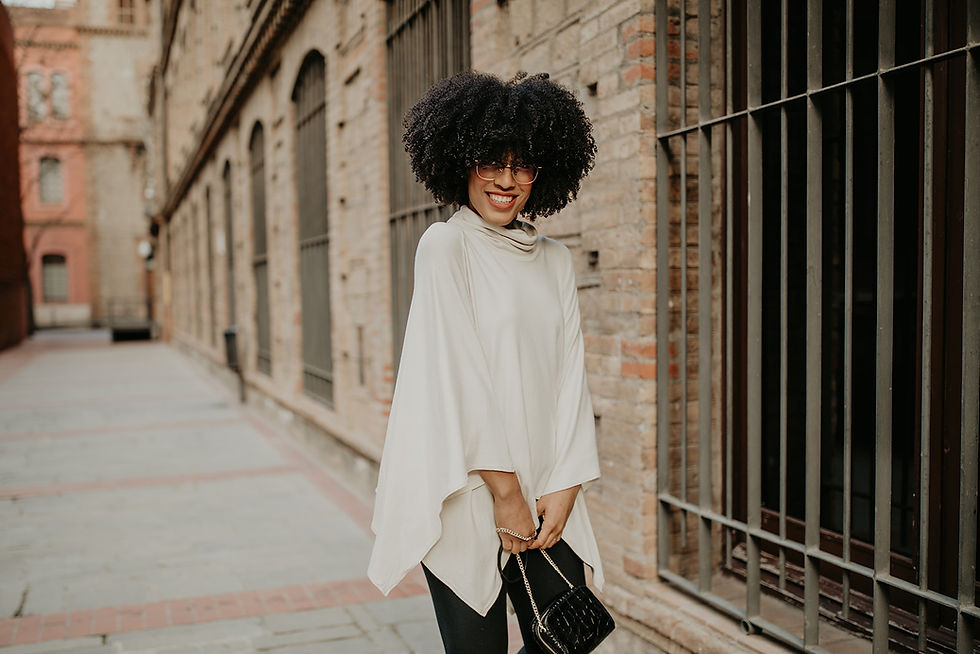 Miniature : Eco-friendly Canadian-made women's poncho with turtleneck in cream colour, Travel-friendly style - Lindsey M collections