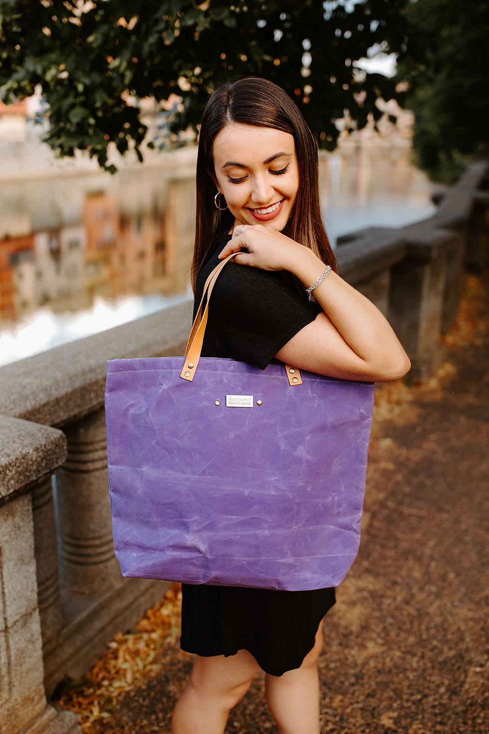 Miniatura: Large Canadian-Made eco tote bag, reusable and versatile and classic sustainable style