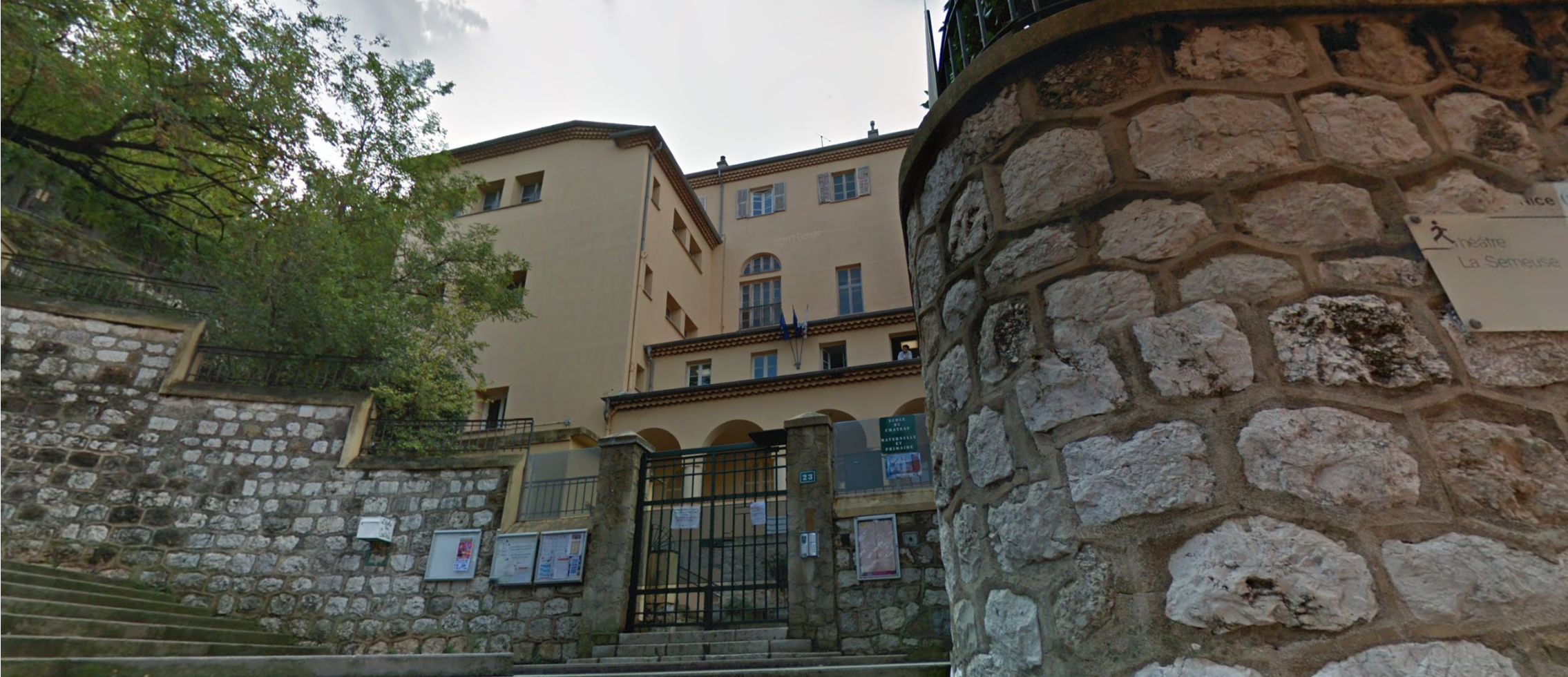 Adeguamento statico e riqualificazione del complesso scolastico "School du Chateau"