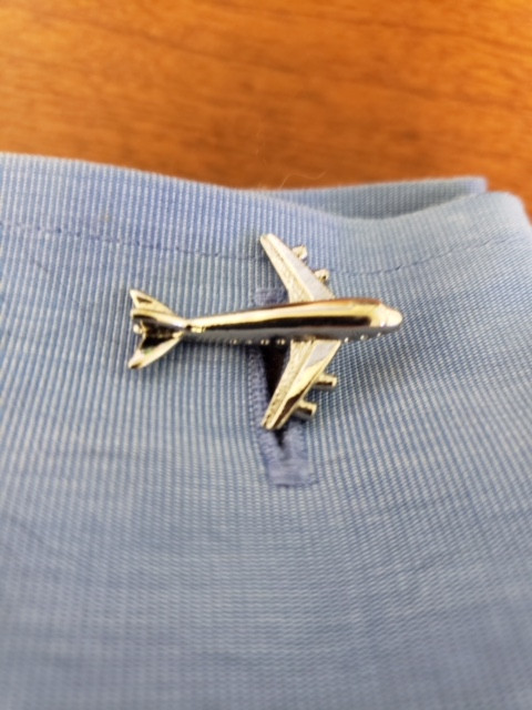 Airplane cufflink