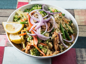 סלט בריאות רוטיסרי צ'יקן קלאב