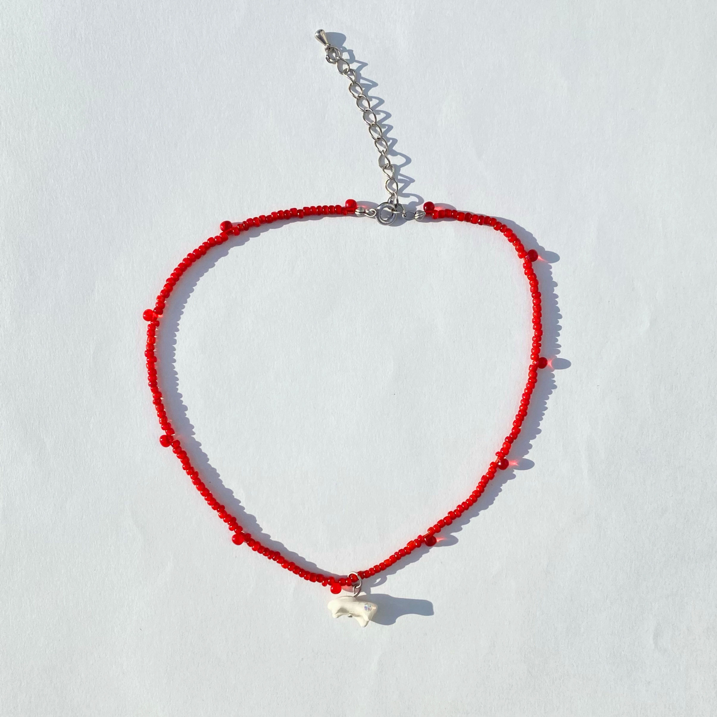 うさぎのあかいチョーカー