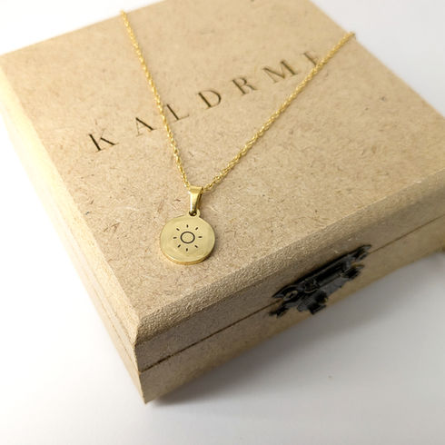 Sunce ogrlica s 18k pozlatom na kutiji